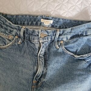 Good American Blue Jeans with Classic Denim Style